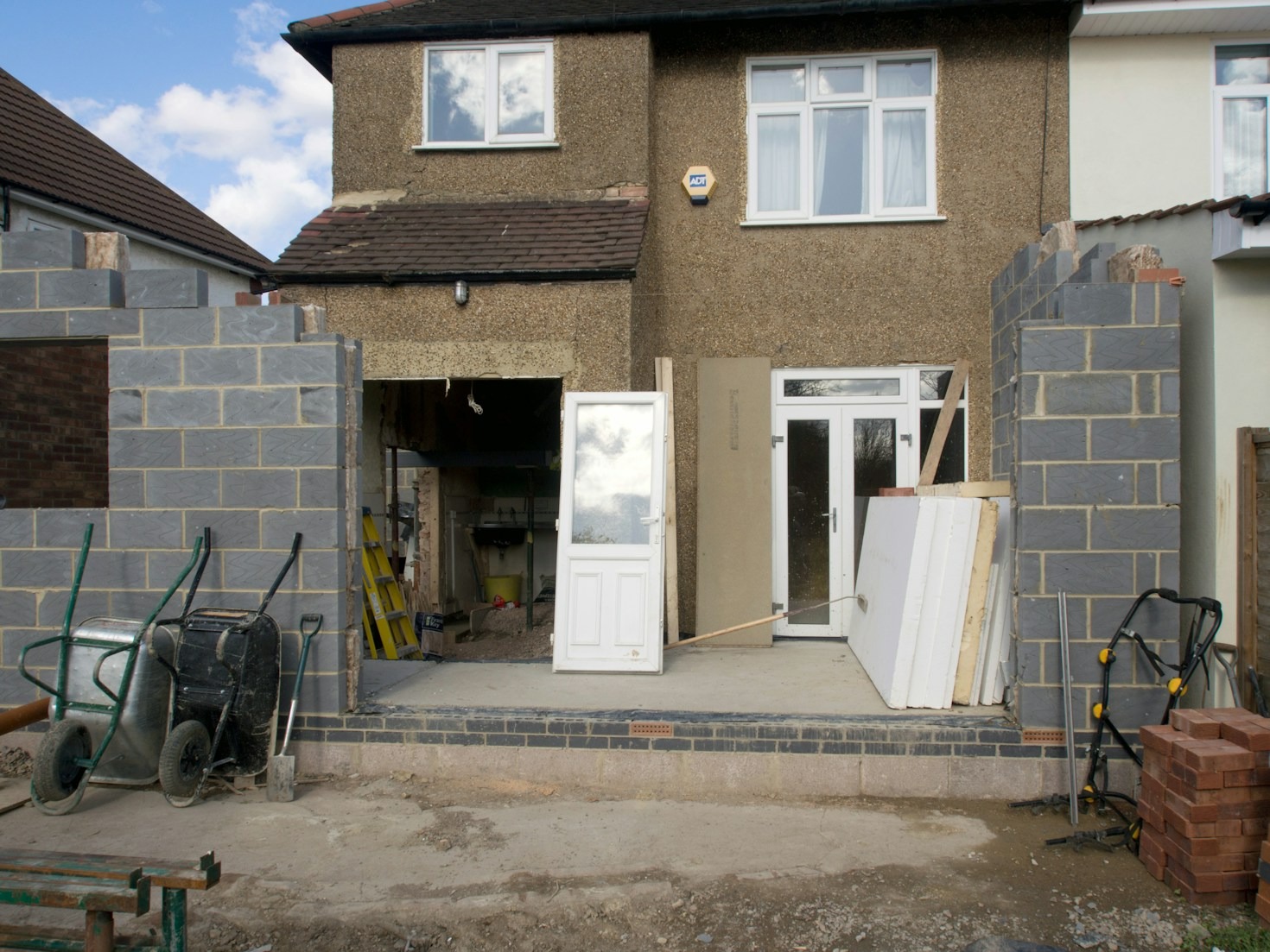 Key Signs Your Commercial Property Needs Structural Repairs